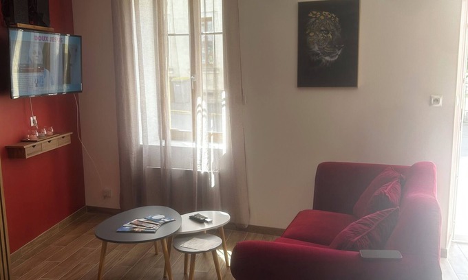 Neris-les-Bains House | Town house for curists and travellers