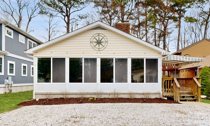 Bethany Beach House | Town of Bethany Beach house walking distance to ocean, restaurants & shops
