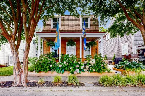 Historic District House | Town of Lewes - 138 Washington Ave, Unit A