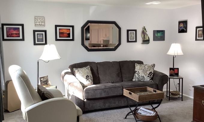 Ketchikan Apartment | Town/Park District 🌙 Suite Dreams Inn Ketchikan