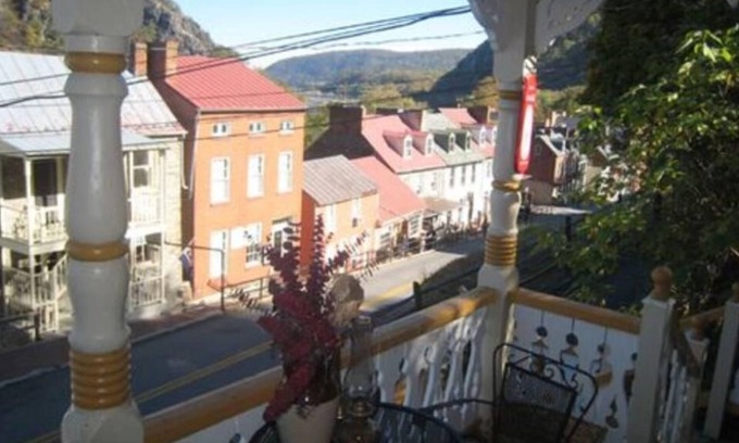 Harpers Ferry Hotel | Town's Inn