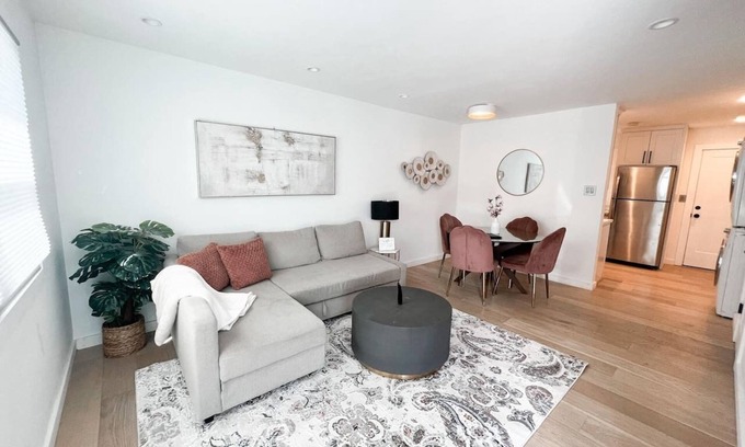 Northeast Virginia Beach House | TownHome 3blks Boardwalk