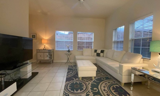 West Kissimmee House | Townhome - 4 Bed & Private Pool - Encantada Resort