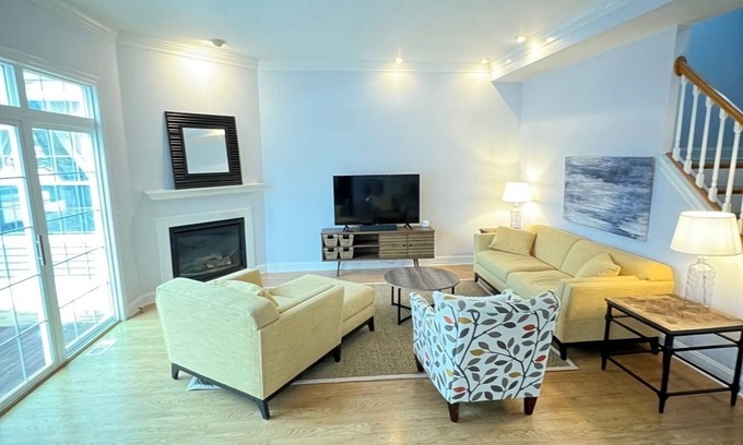 Douglas House | Townhome steps from downtown Douglas!
