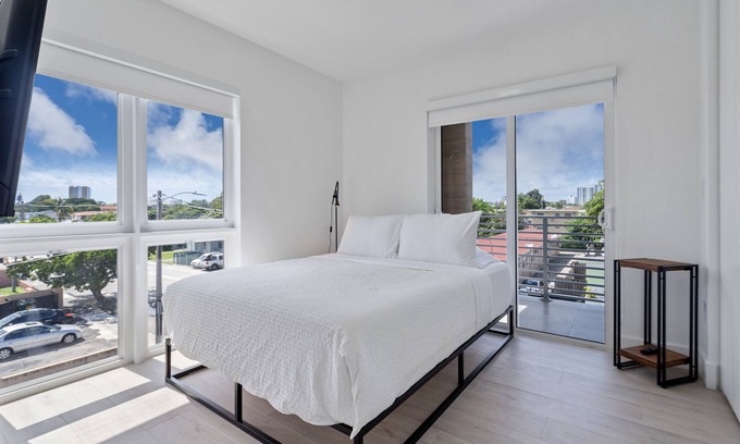 The Roads House | TOWNHOME W-BRICKELL,TERR wJACUZZI/BBQ/SHOWER,3B3B,SPECT.SKYLINE VIEW,2 PARKINGS