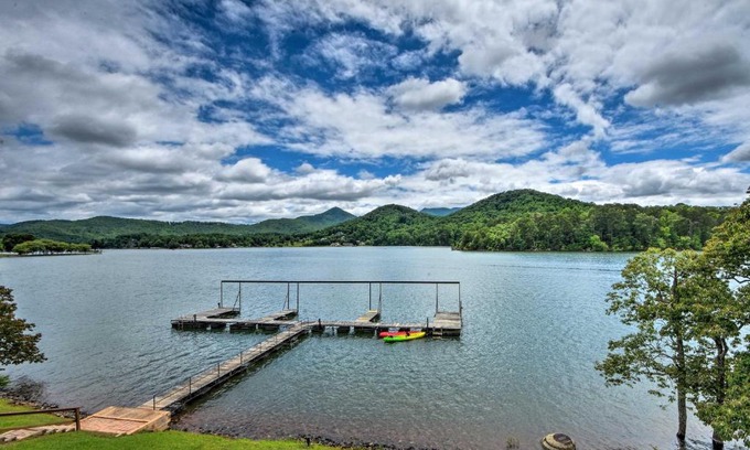 Hiawassee House | Townhome with Fire Pit and Boat Dock Pets Welcome!