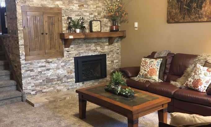 Four O'Clock House | Townhome with Garage Within Walking Distance to Ski-lifts and Downtown