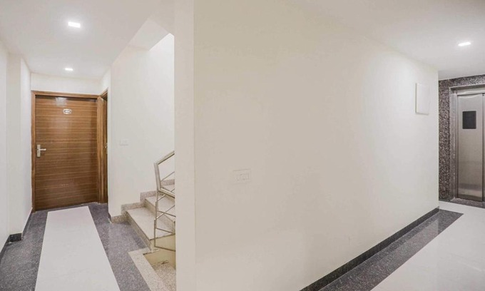 Jharsa Village Hotel | Townhouse 1120 Moonlight Residency Near Appu Ghar