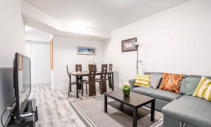 Niagara Falls Apartment | Townhouse Apartment 5 Mins From Niagara Falls