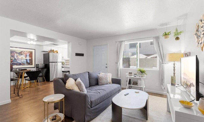 Paradise Valley Village House | Townhouse in the heart of Phoenix