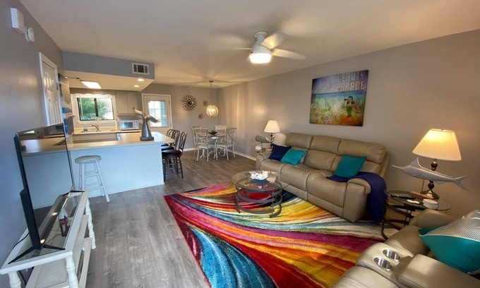 Panama City Beach House | Townhouse in PCB 5 minute walk to beach!