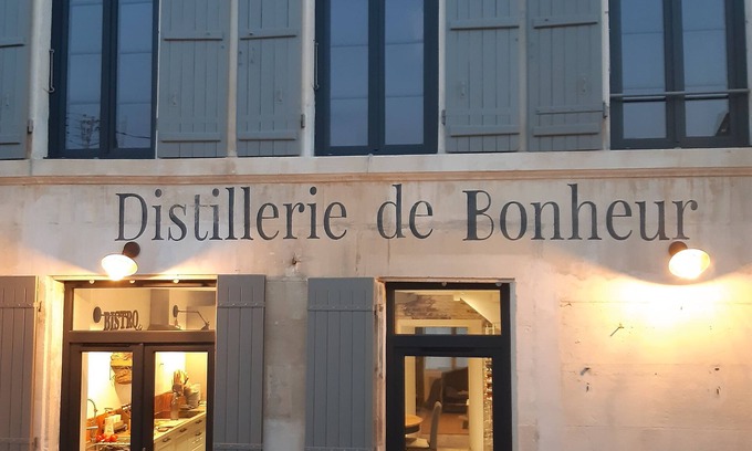 Saint-Jean-d'Angely House | Townhouse La distillerie de bonheur