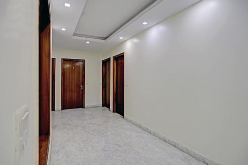 Sector 70 Hotel | Townhouse Merriment Near ISKCON Temple Noida