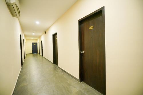 Alwaye Hotel | Townhouse Mookkannoor Tourist Home