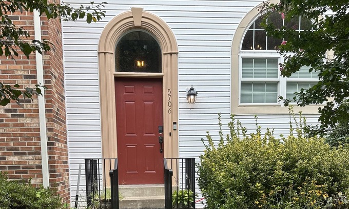 Burke House | Townhouse near DC and George Mason University