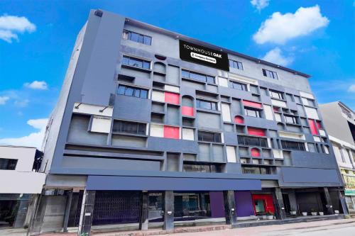 Nagpur Hotel | Townhouse Oak Nagpur Railway Junction Empress Mall