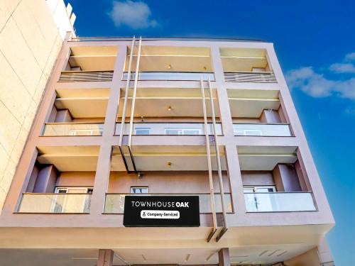 Pitampura Hotel | Townhouse Oak Pitampura West Enclave
