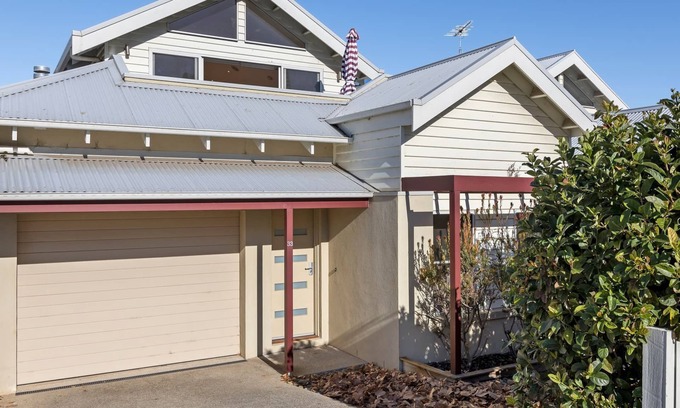 Queenscliff House | Townhouse on King - Queenscliff