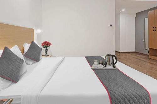 Tathawade Hotel | Townhouse Somani TC