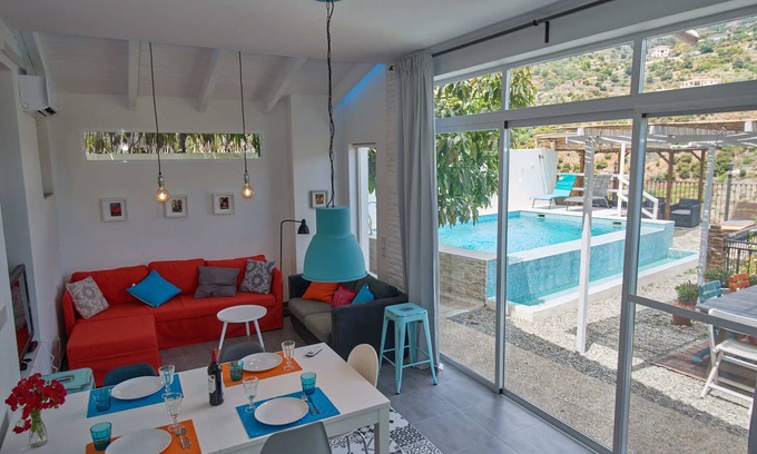 Guajar Faraguit House | Townhouse w private pool & garden, mountain views, A/C, WiFi, Netflix