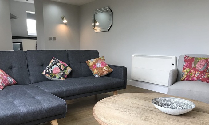 Pont-ar-gothi Apartment | Towy - Deluxe 2 bedroom apartment with river views