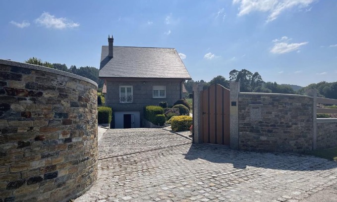 Lavacolla House | Toxiños Lavacolla