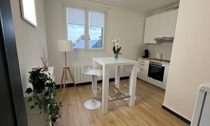 Friville-Escarbotin Apartment | Très Calme, 15 km de la Mer, Wifi