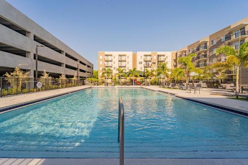Golden Glades Apartment | TR Miami Luxury 2 Bedroom Apartment