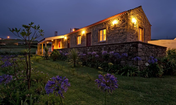 Algarvia Cottage | TRADICAMPO-CASA DA FONTE-RURAL HOUSE WITH LARGE GARDEN AND ASTONISHING VIEWS.