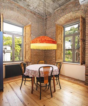 Sololaki Apartment | Traditional 2BR Sololaki Apt - By Wehost