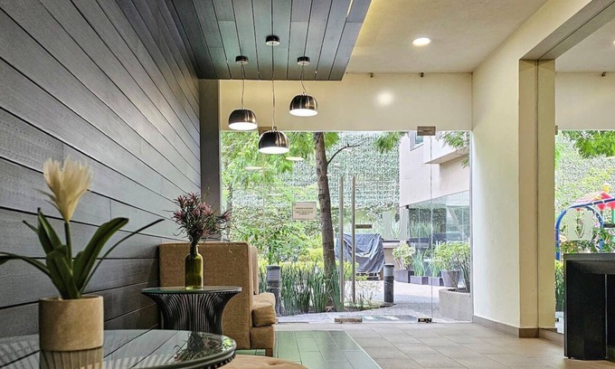 Ampliacion Granada Apartment | Traditional Apartment Vive Grand by Kukun