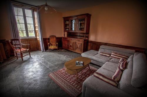 Poursiugues-Boucoue House | Traditional Béarnaise house, le Caddet