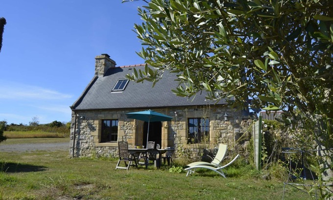 Crozon House | Traditional Breton house next to the village of La Palue