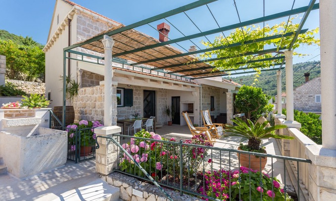 Orasac Villa | Traditional Croatian house Dolina with spectacular sea view 15km from Dubrovnik