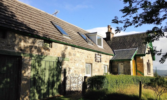 Marybank Cottage | Traditional highland cottage with magnificent panoramic views
