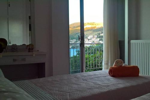 Amfilochia Apartment | Traditional house by the sea 2