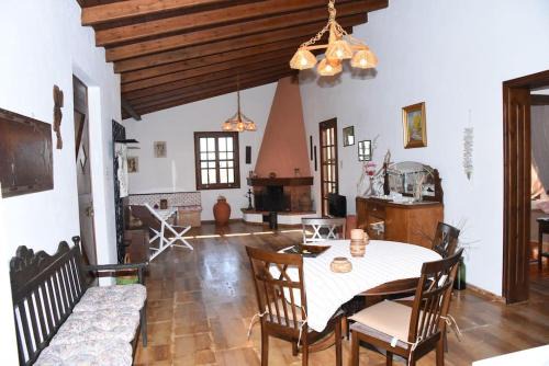 Agios Minas Apartment | Traditional House in Neohori, Chios