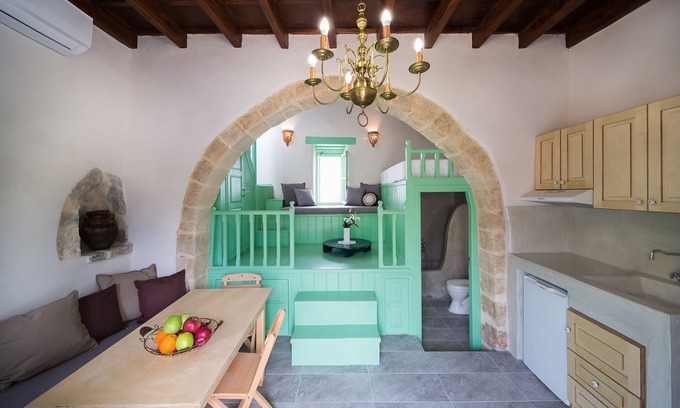 Gennadi House | Traditional loft 5 mins fron the beach in Gennadi