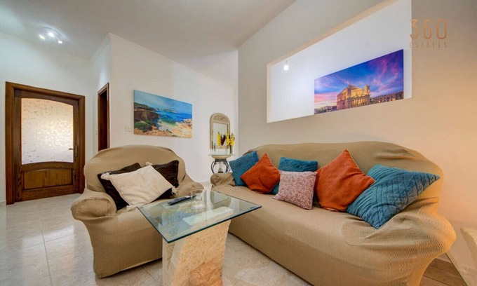 Dingli Apartment | Traditional Maltese Escape with Rooftop Terrace!