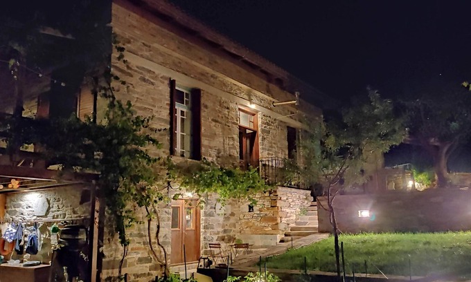 Marmari Villa | Traditional renovated stone house - 5 min from the beach!