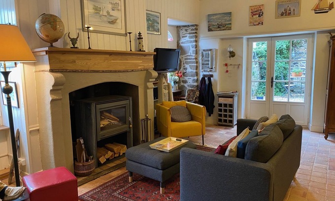 Saint-Suliac House | Traditional Stone House for 6 Guests