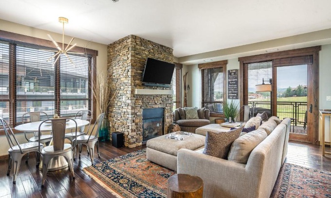Steamboat Springs Hotel | Trailhead Lodge 4114