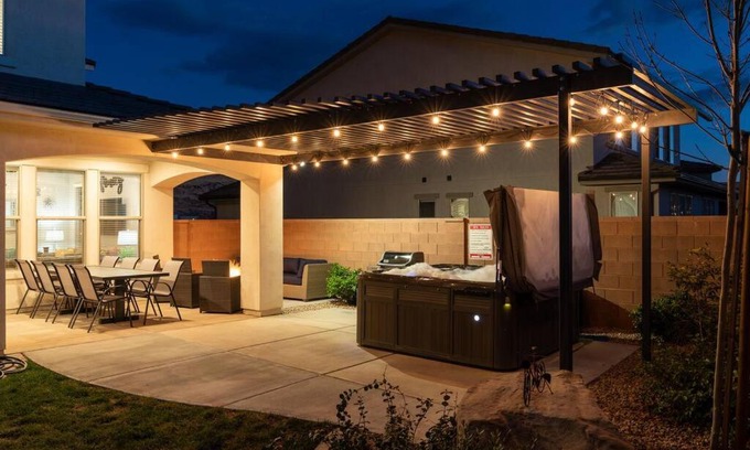 Sienna Hills House | Trailhead - PRIVATE HOME/HOT TUB - FULLY LOADED!!!
