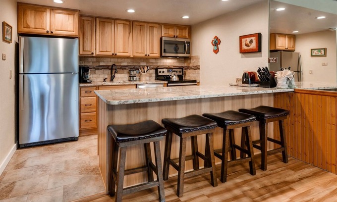 Peak 9 Condo | Trails End 304 | 2BR/2BA | Ski In/Out | PoolHotTub