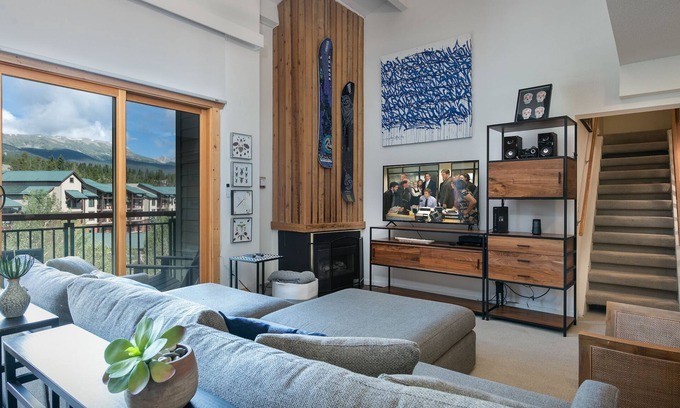 Peak 9 Condo | Trails End Mountainview Penthouse Condo: Ski In/Out, Stroll To Main Street