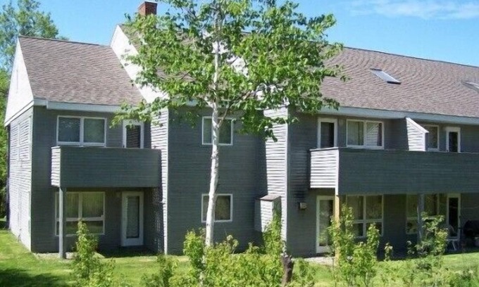Carrabassett Valley Condo | Trailside, four bedroom, sun filled condo, with pool, view of Sugarloaf and AC