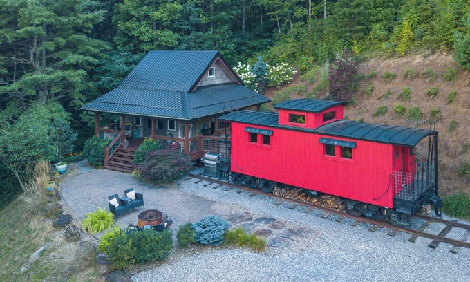 Waynesville Cottage | Train Caboose w/Upscale Amenities Minutes to Waynesville & Asheville