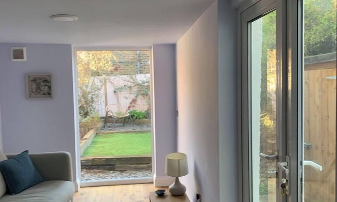 The Lane Apartment | Tranquil 1BD flat in Peckham