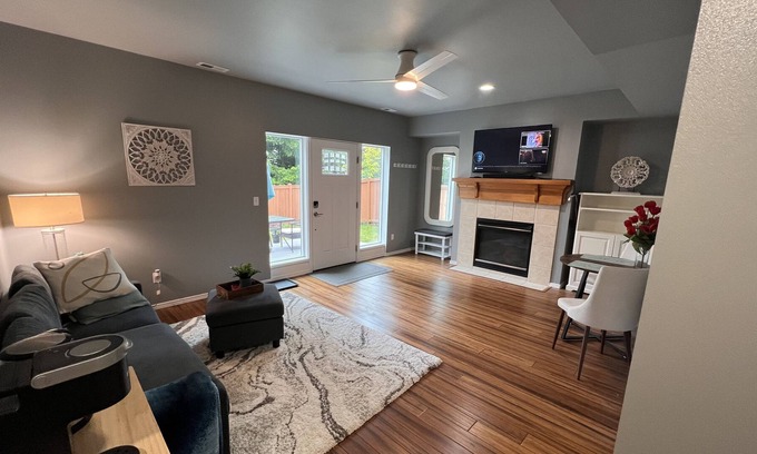 Lakeland North Apartment | Tranquil 2 bedroom apartment with private yard and deck