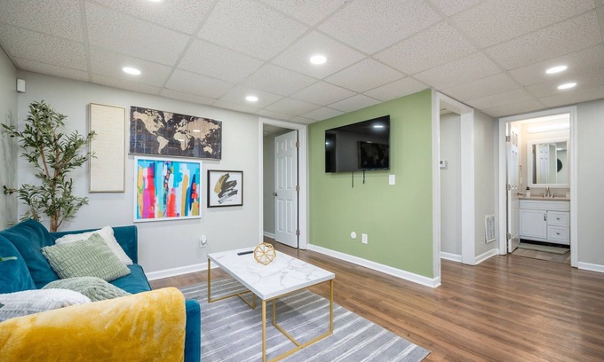 Church Street Apartment | Tranquil 2bd Oasis 10 Min to Airport & Downtown